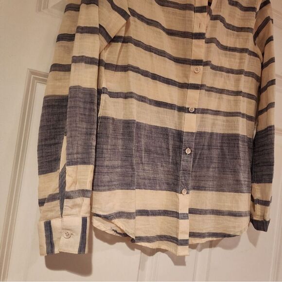 Oneill blue and white striped button up shirt S - Picture 3 of 5